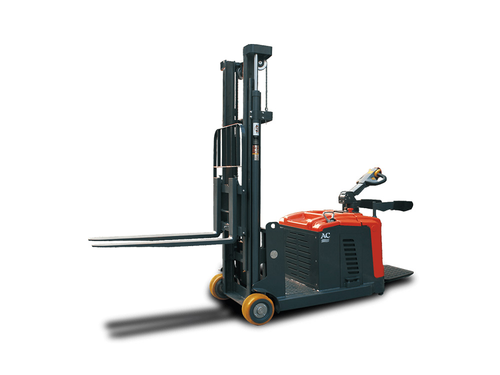 平衡重系列CPD10/13/15-E2C15站駕平衡重式堆高車